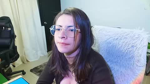 Holly and Honey online show from 02-05-25, 10:01