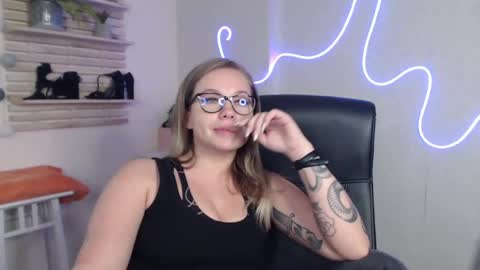 Snapshot of holly_bb95 chatting on 12-05-24, 09:39 Holly online show from 12-05-24, 09:39