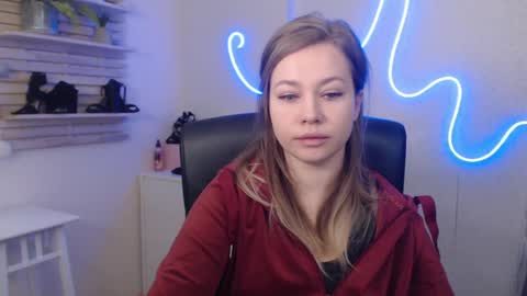 Snapshot of holly_bb95 chatting on 01-20-25, 04:32 Holly online show from 01-20-25, 04:32