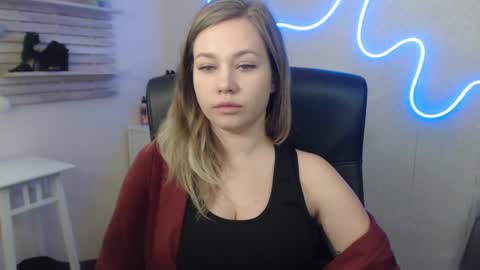 Snapshot of holly_bb95 chatting on 01-20-25, 10:40 Holly online show from 01-20-25, 10:40