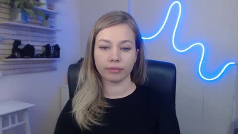 Snapshot of holly_bb95 chatting on 01-21-25, 09:35 Holly online show from 01-21-25, 09:35