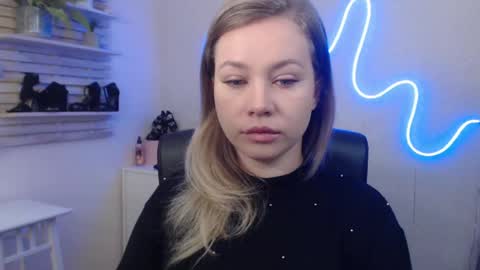 Snapshot of holly_bb95 chatting on 01-22-25, 03:31 Holly online show from 01-22-25, 03:31