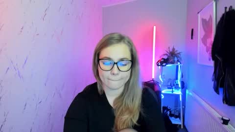 Holly online show from 11-11-25, 05:46