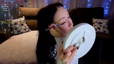 Snapshot of holly_berryy_ chatting on 10-26-25, 01:33 holly_berryy_ online show from 10-26-25, 01:33