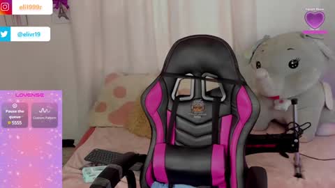 Snapshot of holly_jorda chatting on 01-31-25, 04:59 online show from 01-31-25, 04:59