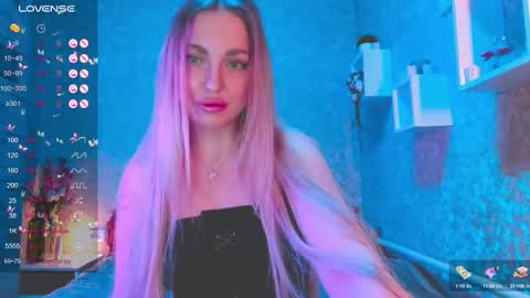 Snapshot of holly_molly8 chatting on 01-01-25, 10:56 holly_molly8 online show from 01-01-25, 10:56