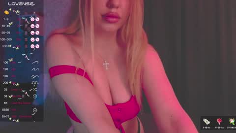 Snapshot of holly_molly8 chatting on 01-26-25, 05:13 holly_molly8 online show from 01-26-25, 05:13