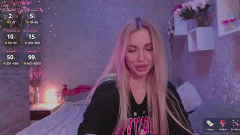 Snapshot of holly_molly8 chatting on 10-04-25, 05:55 holly_molly8 online show from 10-04-25, 05:55