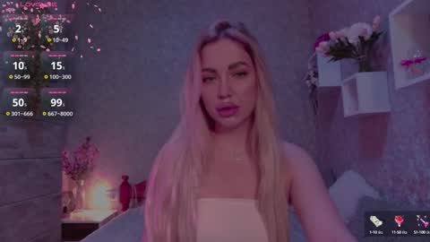 Snapshot of holly_molly8 chatting on 10-12-25, 02:43 holly_molly8 online show from 10-12-25, 02:43