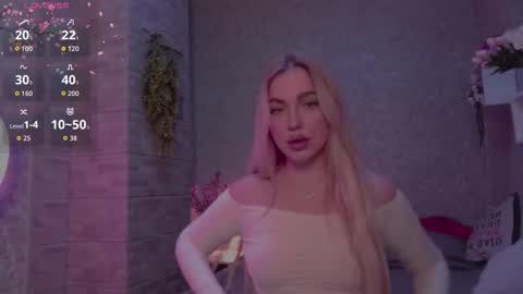 Snapshot of holly_molly8 chatting on 10-13-25, 06:41 holly_molly8 online show from 10-13-25, 06:41