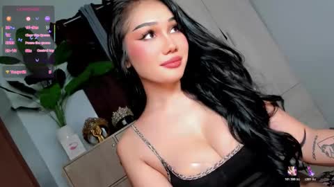 Snapshot of holly_preciousxx chatting on 05-11-26, 06:27 Hi Im Precious online show from 05-11-26, 06:27