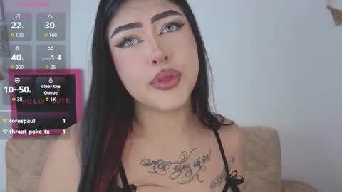 Snapshot of hollycute54 chatting on 12-17-25, 07:42 Holly online show from 12-17-25, 07:42