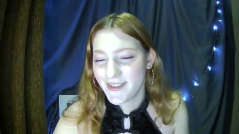 Snapshot of hollydolly07 chatting on 02-06-26, 02:31 hollydolly07 online show from 02-06-26, 02:31