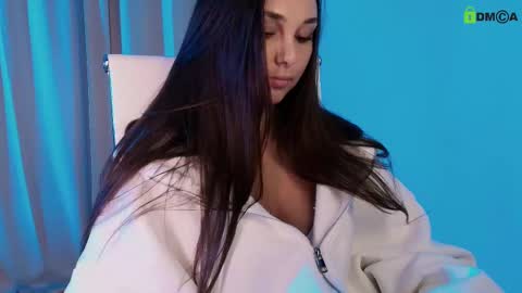 Snapshot of hollyextra chatting on 02-13-25, 06:59 hollyextra online show from 02-13-25, 06:59