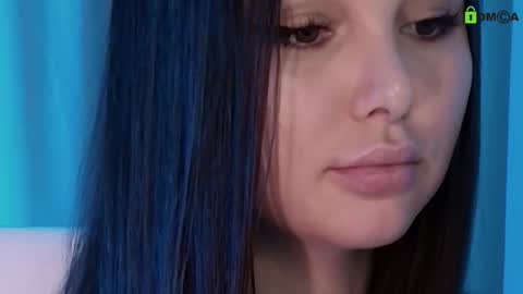 Snapshot of hollyextra chatting on 02-13-25, 10:00 hollyextra online show from 02-13-25, 10:00