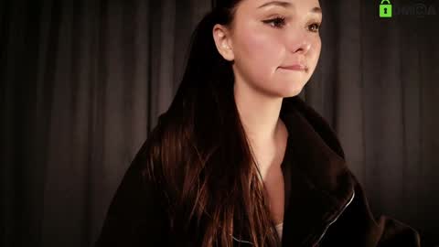 Snapshot of hollyextra chatting on 11-04-25, 02:10 hollyextra online show from 11-04-25, 02:10