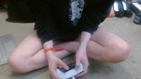 Holly Hawkes online show from 04-28-26, 12:20