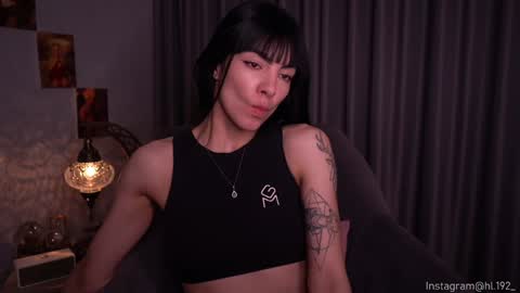 Holly Linder online show from 02-05-25, 04:48