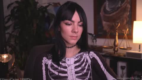 Holly Linder online show from 03-01-25, 02:15