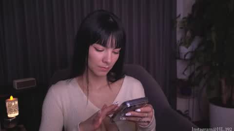 Holly Linder online show from 11-30-25, 01:53