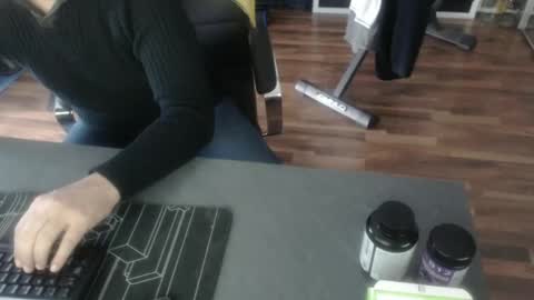 Snapshot of hollymollysucker chatting on 01-23-25, 11:58 hollymollysucker online show from 01-23-25, 11:58