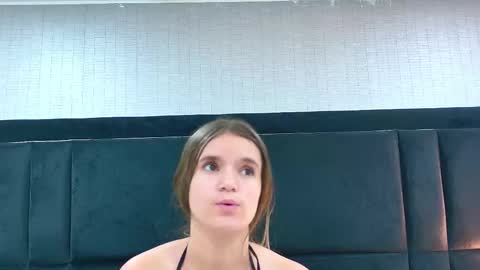 Snapshot of hollyolson chatting on 03-03-26, 08:37 Holly online show from 03-03-26, 08:37