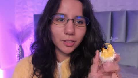 hollypeach_ online show from 04-09-26, 07:30