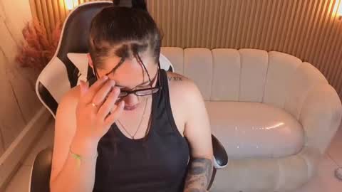 Holly  online show from 11-19-25, 01:16