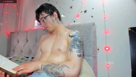 Snapshot of hollypurple chatting on 02-01-26, 06:50 Hades and Persefone online show from 02-01-26, 06:50