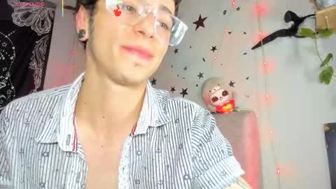 Snapshot of hollypurple chatting on 02-15-26, 12:29 Hades and Persefone online show from 02-15-26, 12:29