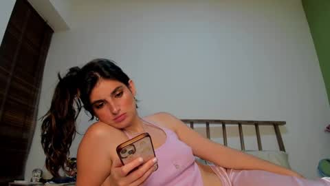 Snapshot of hollyshit_ chatting on 12-07-24, 01:14 hollyshit_ online show from 12-07-24, 01:14