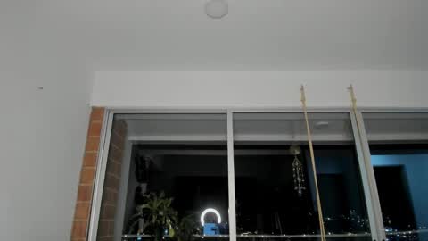 Snapshot of hollyshit_ chatting on 12-10-24, 01:00 hollyshit_ online show from 12-10-24, 01:00