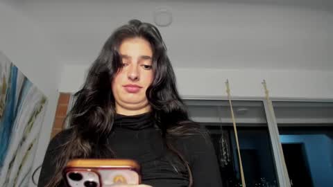 Snapshot of hollyshit_ chatting on 12-29-24, 01:24 hollyshit_ online show from 12-29-24, 01:24