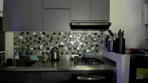 Snapshot of hollyshit_ chatting on 01-23-25, 12:46 hollyshit_ online show from 01-23-25, 12:46