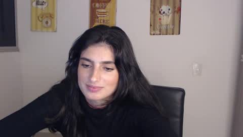 Snapshot of hollyshit_ chatting on 02-19-25, 03:39 hollyshit_ online show from 02-19-25, 03:39