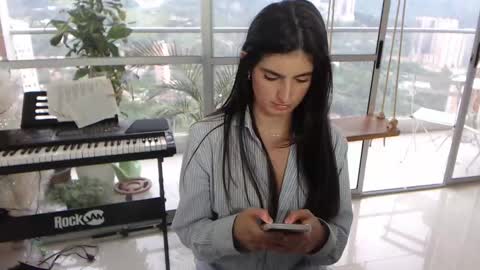 Snapshot of hollyshit_ chatting on 03-05-25, 10:43 hollyshit_ online show from 03-05-25, 10:43