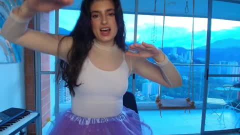 Snapshot of hollyshit_ chatting on 10-02-25, 10:50 hollyshit_ online show from 10-02-25, 10:50