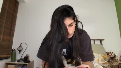 hollyshit_ online show from 02-08-26, 12:36