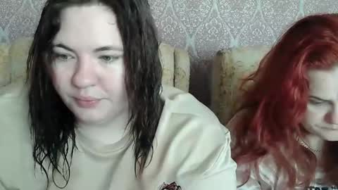 HollyXEva online show from 04-04-26, 06:44