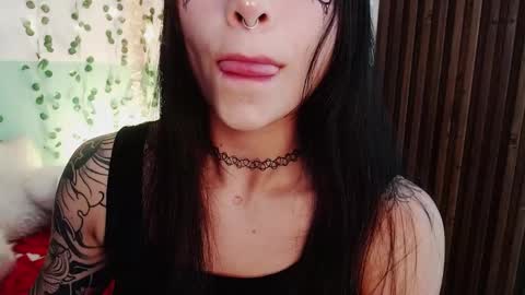 Snapshot of hollyxx_ chatting on 12-05-24, 07:38 holly online show from 12-05-24, 07:38