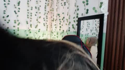 Snapshot of hollyxx_ chatting on 12-11-24, 07:57 holly online show from 12-11-24, 07:57