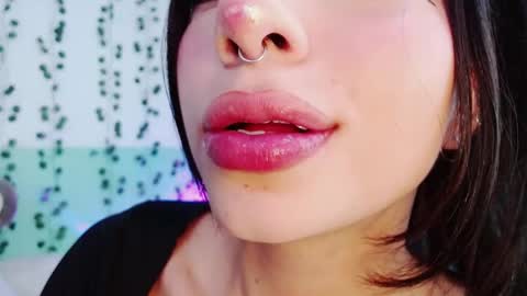 Snapshot of hollyxx_ chatting on 12-14-24, 03:36 holly online show from 12-14-24, 03:36