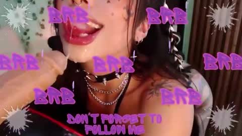 Snapshot of hollyxx_ chatting on 01-05-25, 04:59 holly online show from 01-05-25, 04:59