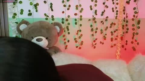 Snapshot of hollyxx_ chatting on 01-29-25, 12:12 holly online show from 01-29-25, 12:12