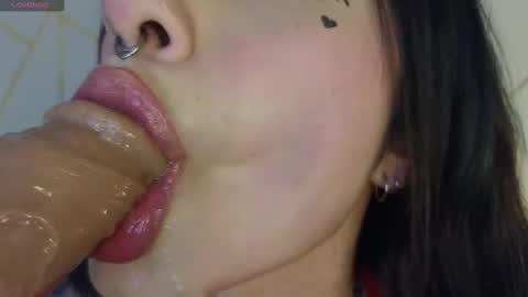 Snapshot of hollyxx_ chatting on 02-04-25, 11:27 holly online show from 02-04-25, 11:27