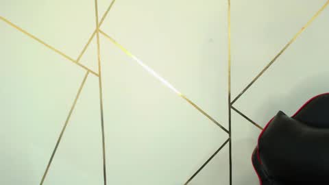 Snapshot of hollyxx_ chatting on 02-20-25, 01:57 holly online show from 02-20-25, 01:57