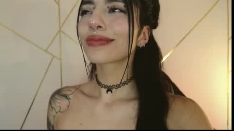 Snapshot of hollyxx_ chatting on 02-25-25, 04:35 holly online show from 02-25-25, 04:35