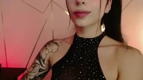 Snapshot of hollyxx_ chatting on 03-05-25, 08:32 holly online show from 03-05-25, 08:32