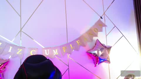 Snapshot of hollyxx_ chatting on 03-08-25, 06:47 holly online show from 03-08-25, 06:47