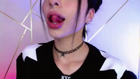 Snapshot of hollyxx_ chatting on 03-12-25, 04:13 holly online show from 03-12-25, 04:13